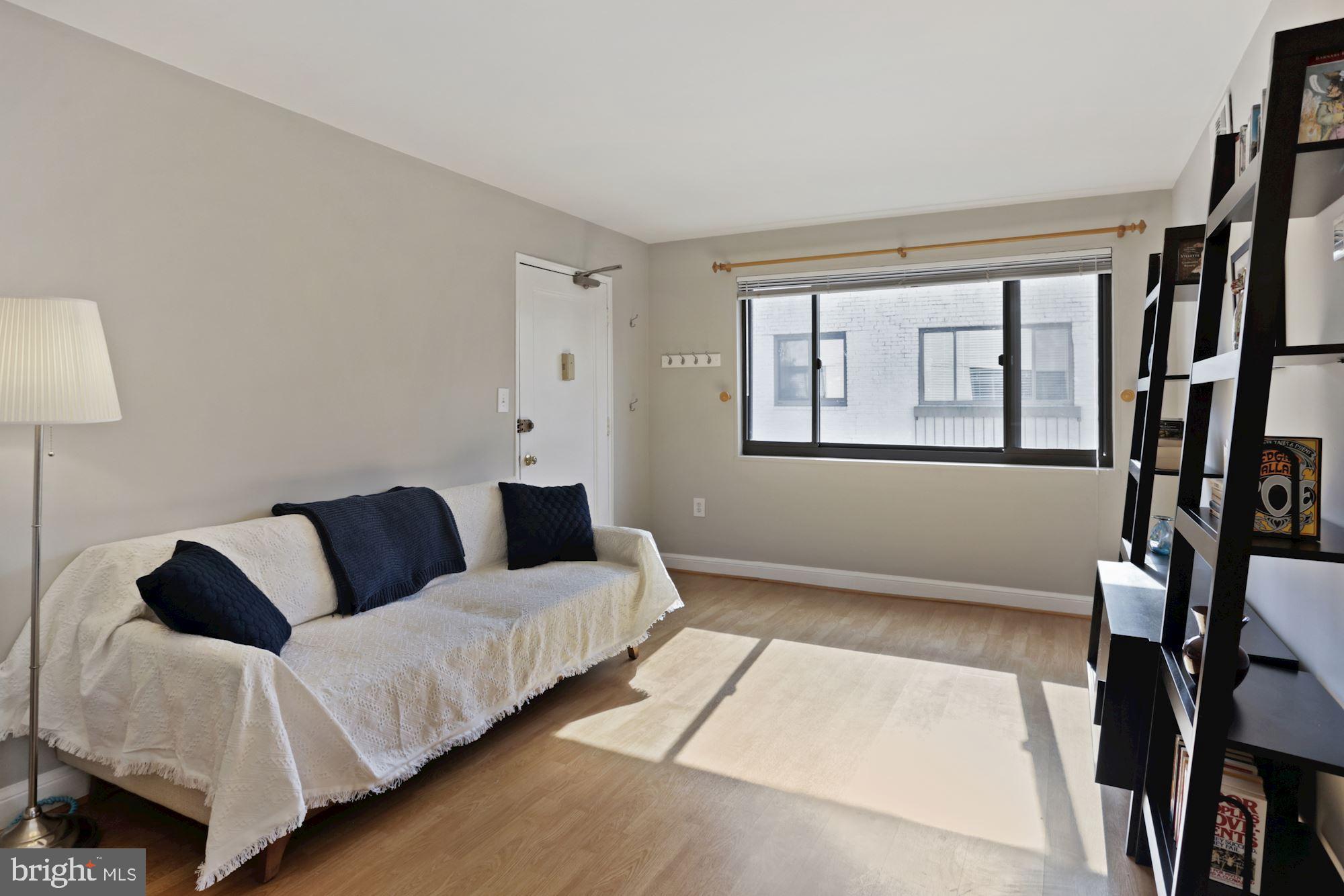 2604 Tunlaw Road Northwest, Unit 5 Washington, DC 20007 - Photo 4 of 28 SUN DRENCHED