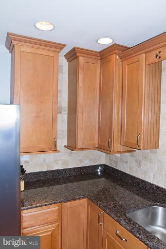 7406 Kelvin Place Springfield, VA 22151 - Photo 4 of 30 Kitchen3