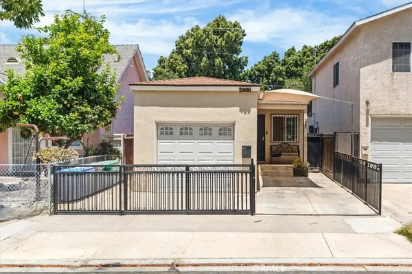 $658,000 | 407 East Sunset Street, Long Beach, CA 90805