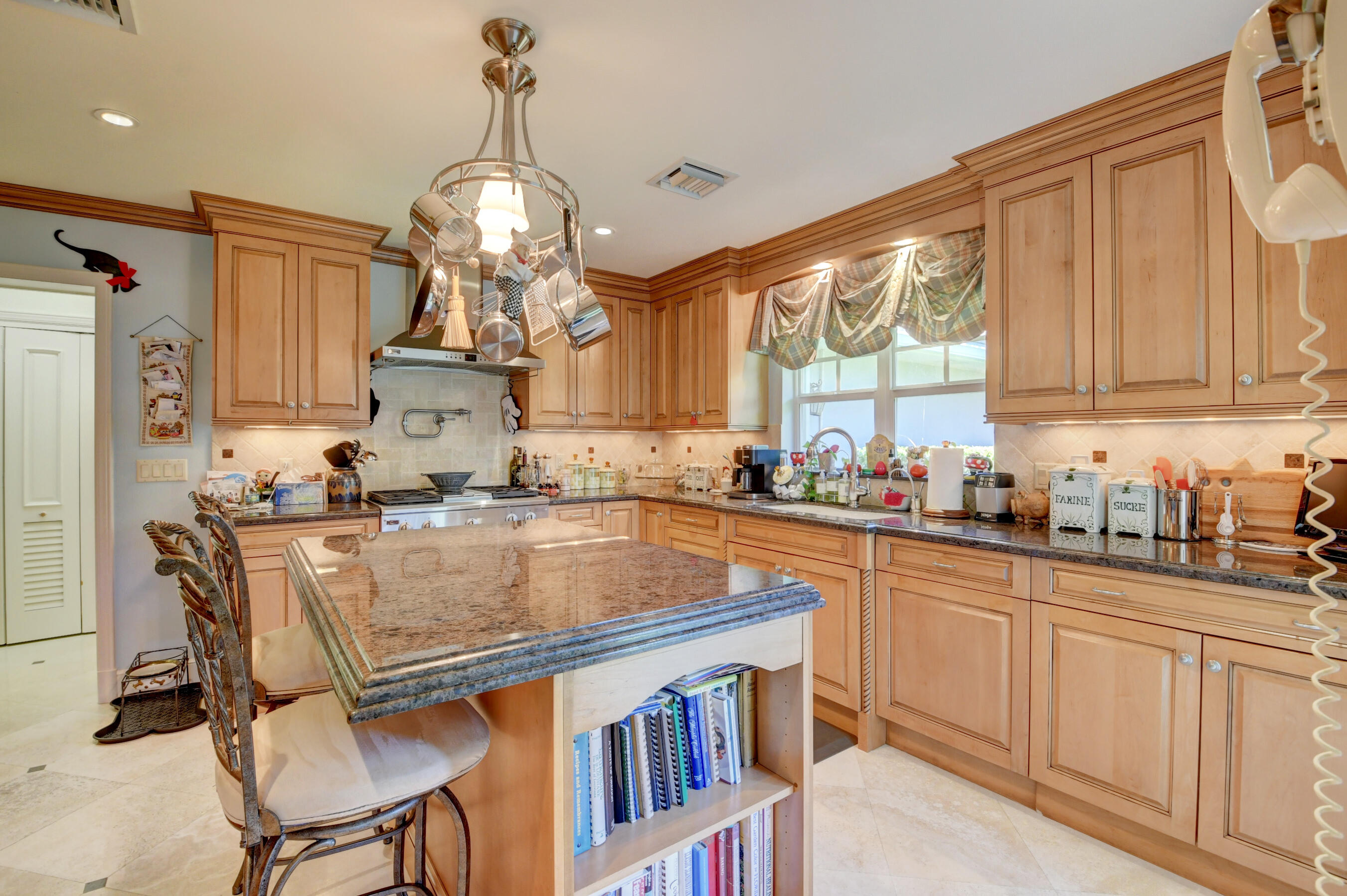 11 Country Road Boynton Beach, FL 33436 - Photo 10 of 22 Kitchen Island
