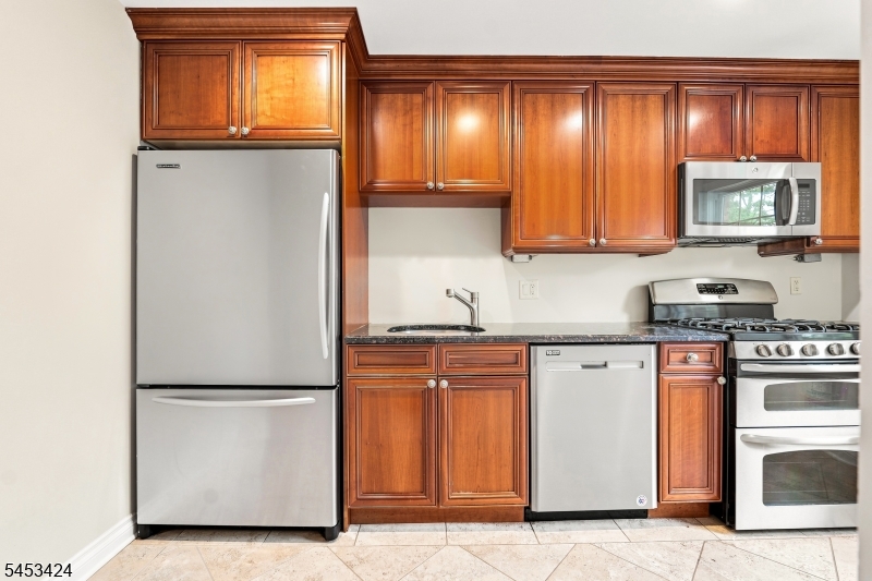 67 New England Avenue, Unit 71D Summit, NJ 07901 - Photo 8 of 25 Gallery Image 8