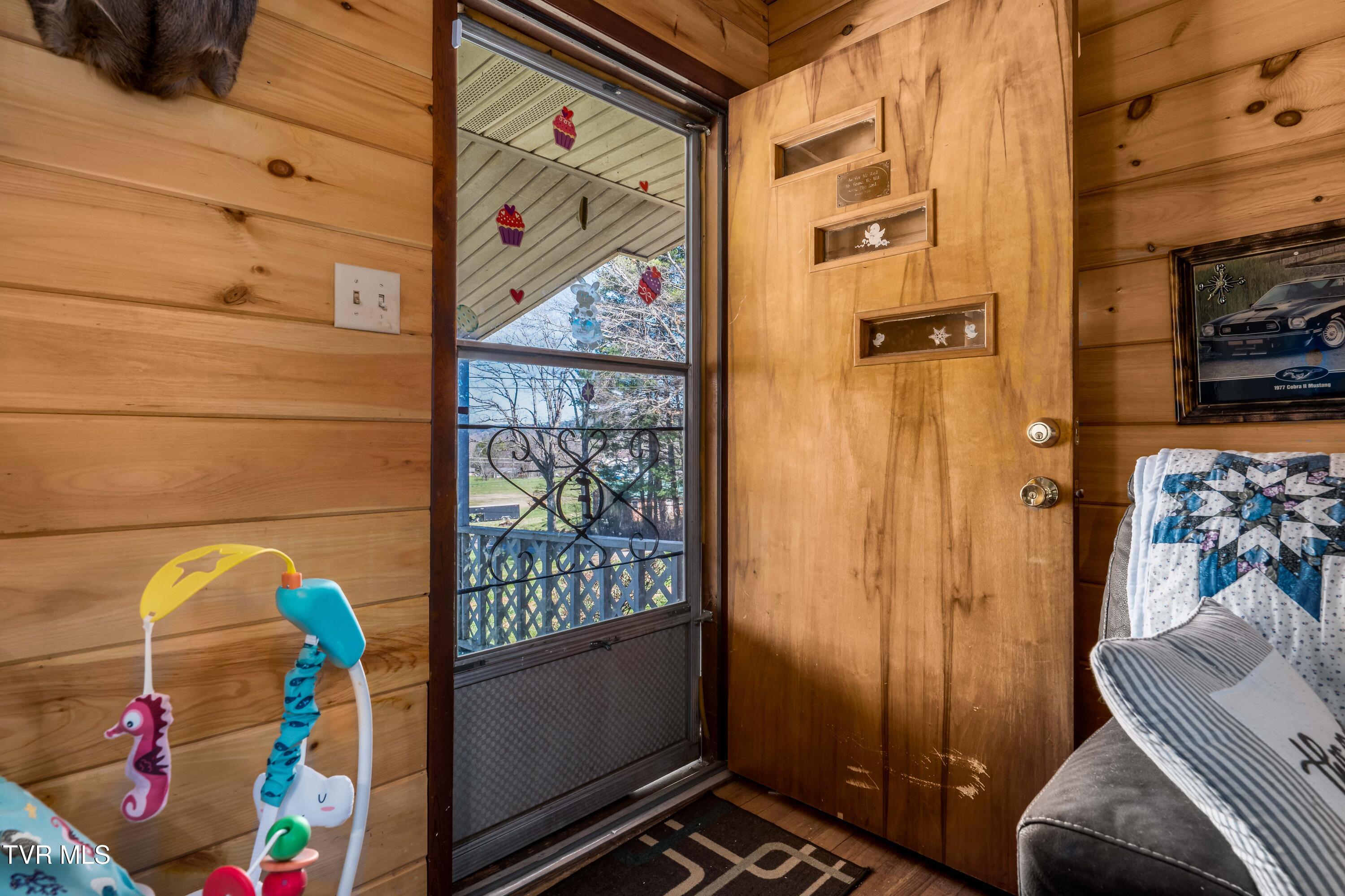 288 Arnold Road Mountain City, TN 37683 - Photo 11 of 27 288 Arnold Rd (25 of 44)