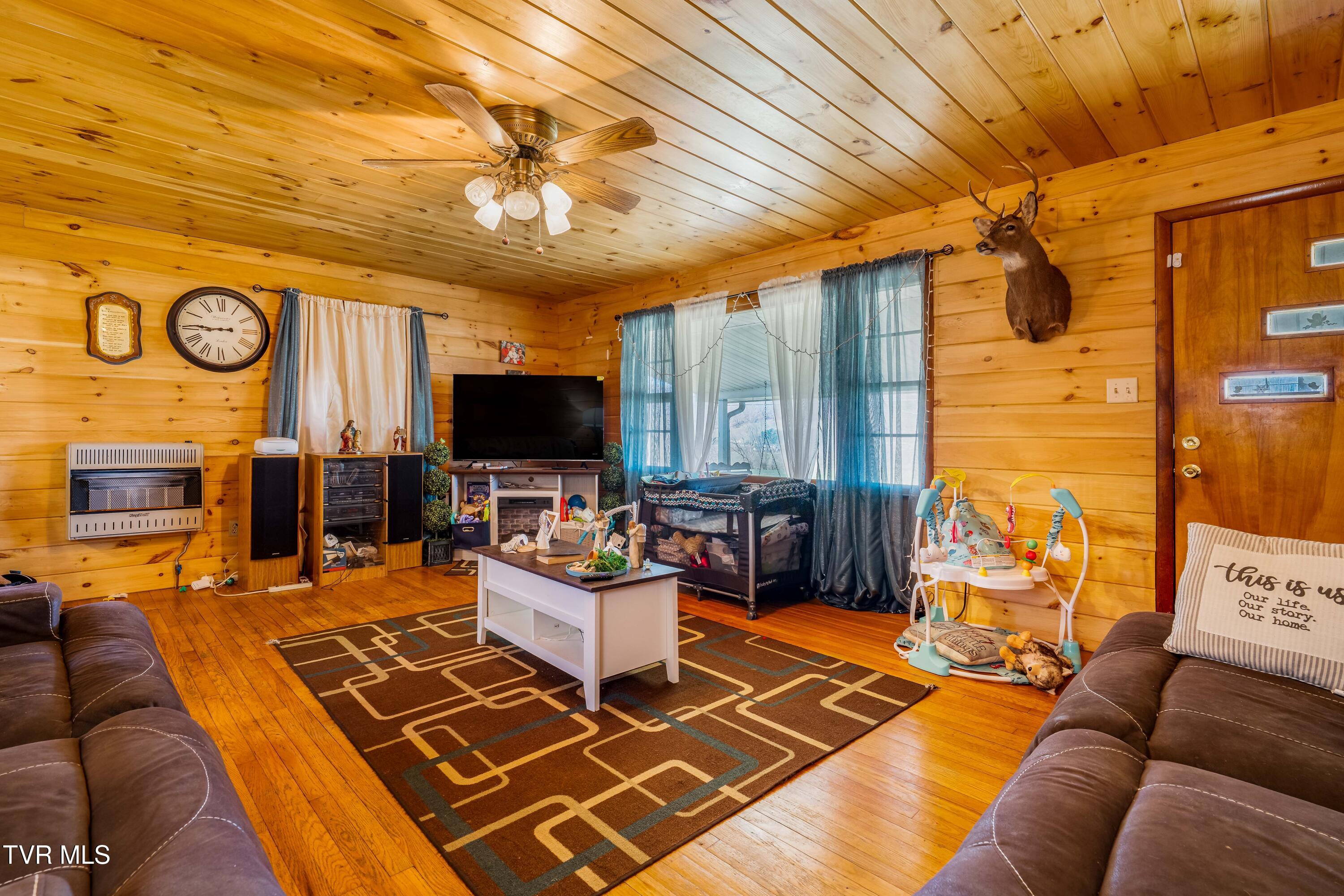 288 Arnold Road Mountain City, TN 37683 - Photo 13 of 27 288 Arnold Rd (27 of 44)