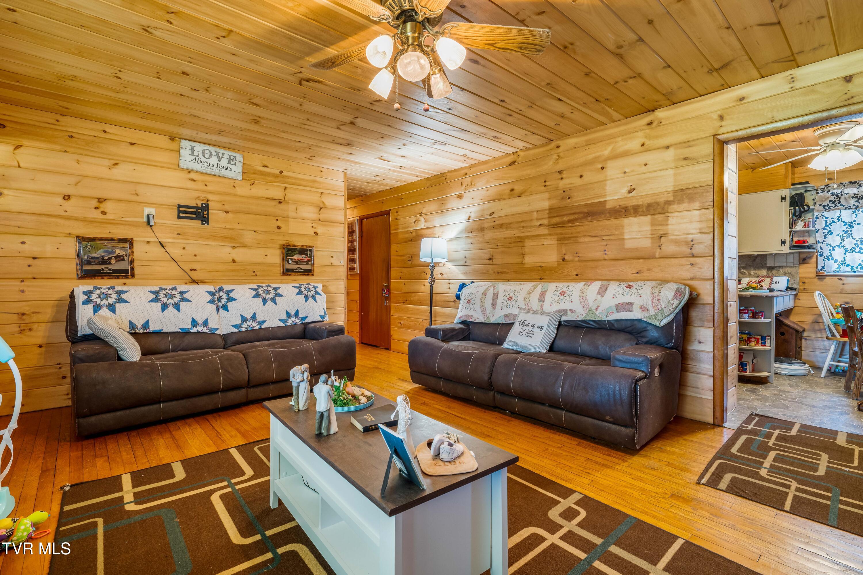 288 Arnold Road Mountain City, TN 37683 - Photo 15 of 27 288 Arnold Rd (29 of 44)