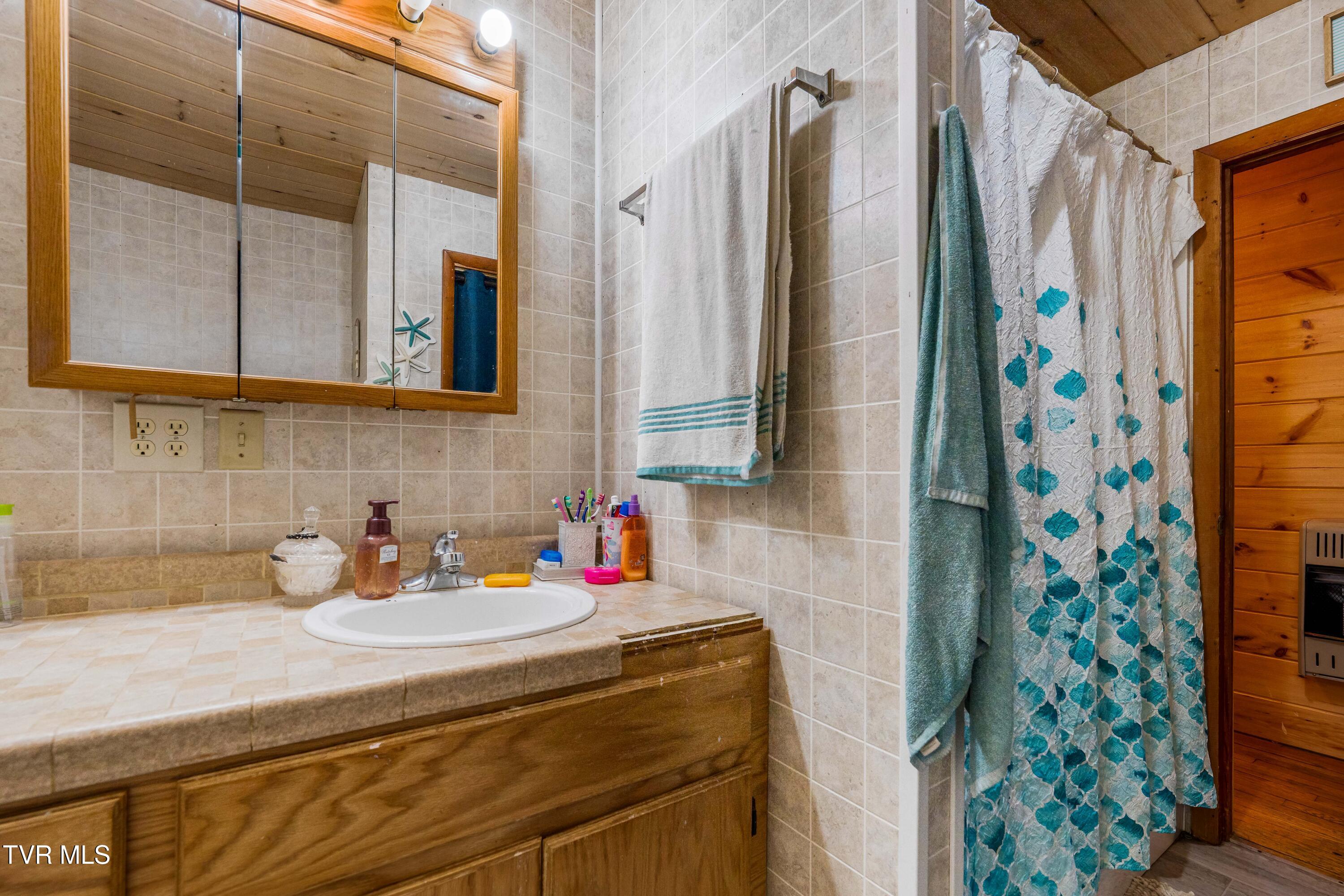 288 Arnold Road Mountain City, TN 37683 - Photo 23 of 27 288 Arnold Rd (39 of 44)