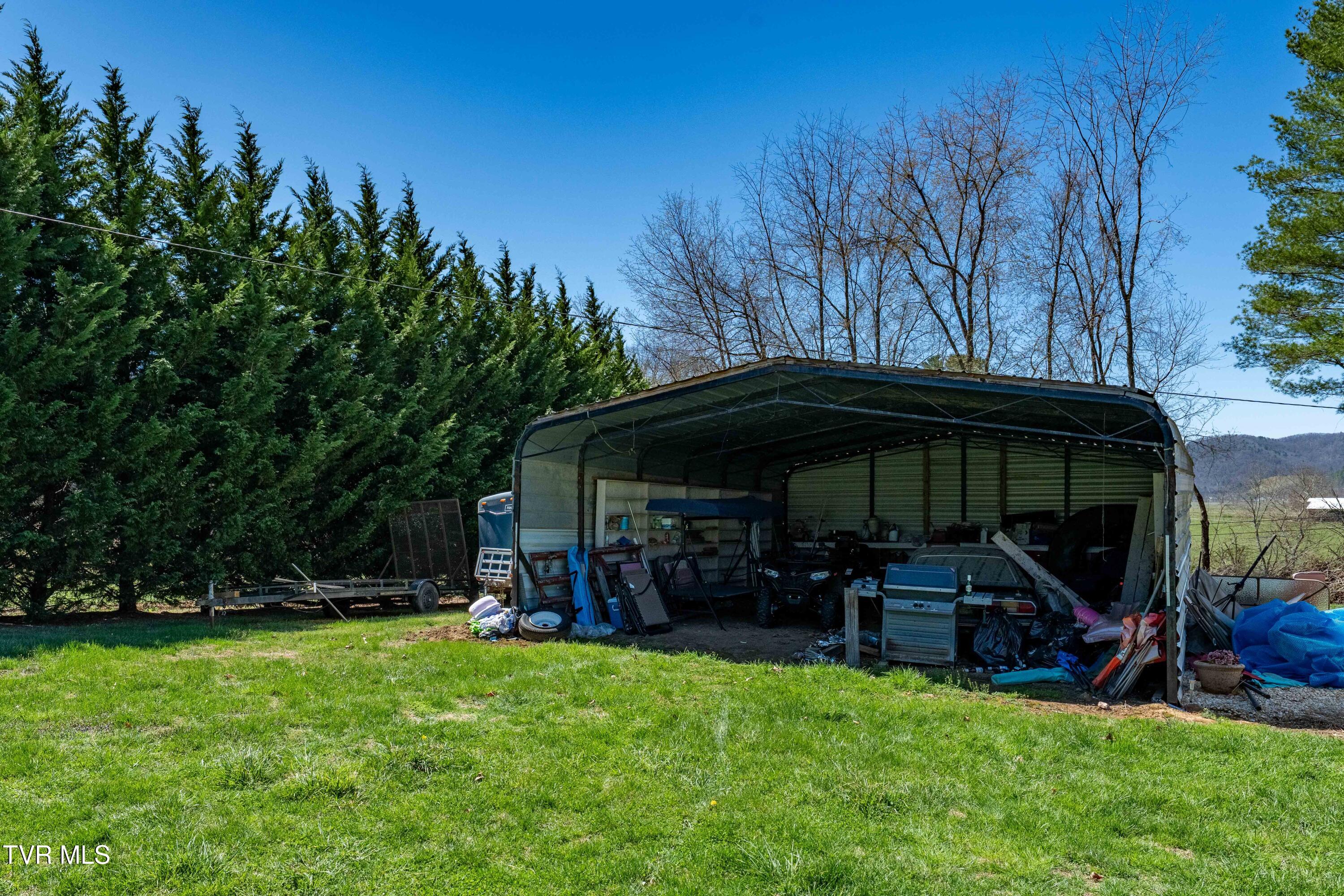 288 Arnold Road Mountain City, TN 37683 - Photo 9 of 27 288 Arnold Rd (19 of 44)