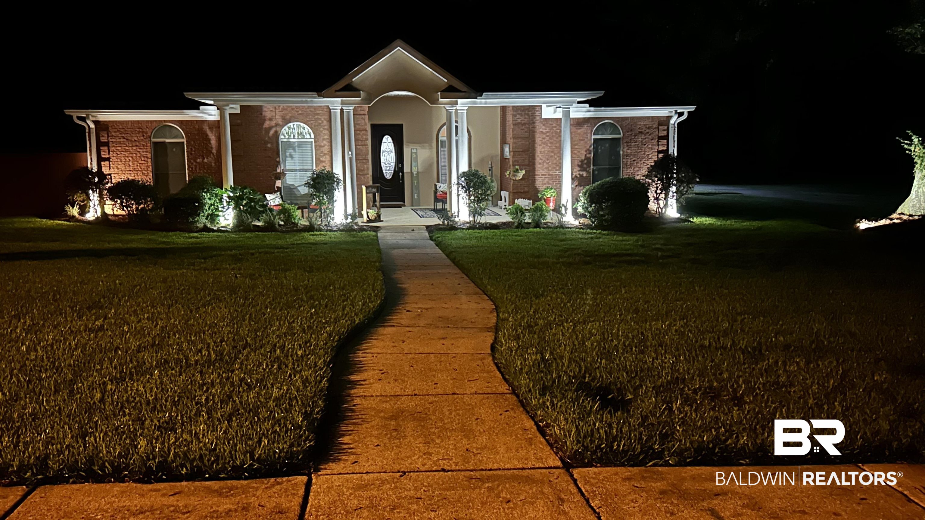 4340 Hamilton Oaks Lane Mobile, AL 36695 - Photo 2 of 51 View of front facade featuring a lawn