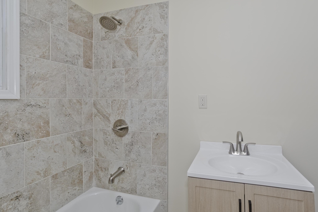 24 Morrell Street Springfield, MA 01104 - Photo 18 of 34