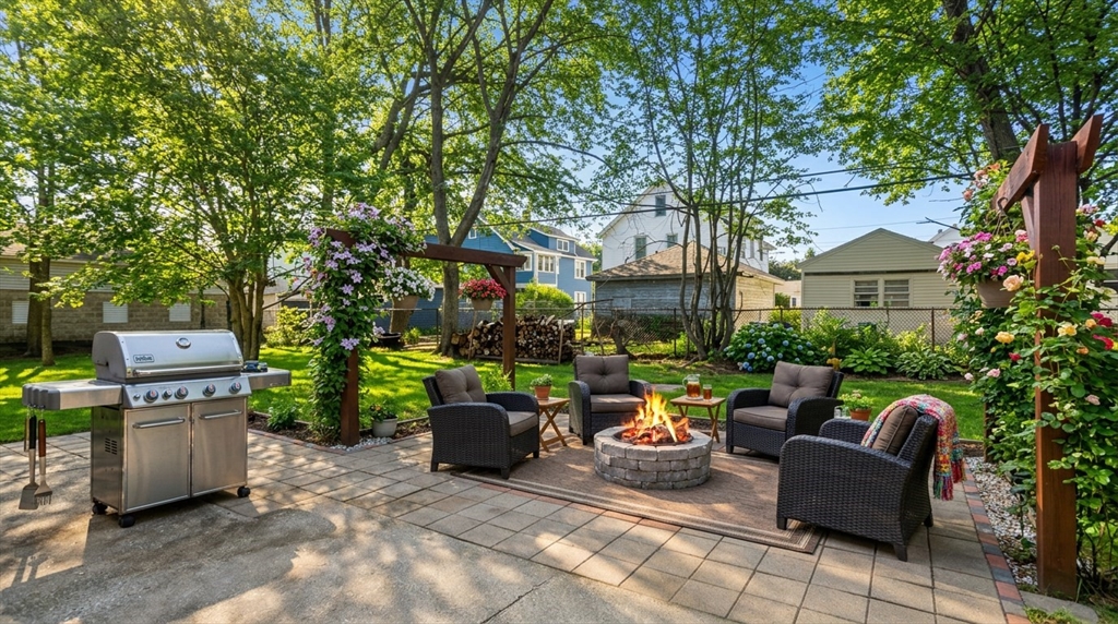 24 Morrell Street Springfield, MA 01104 - Photo 3 of 34