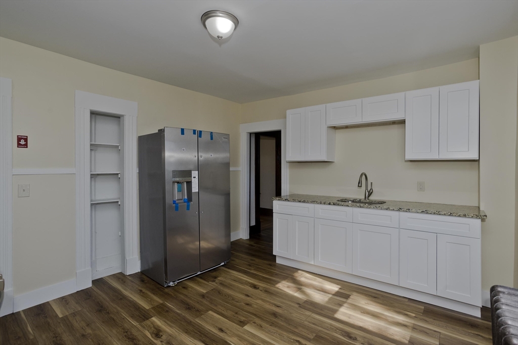 24 Morrell Street Springfield, MA 01104 - Photo 5 of 34