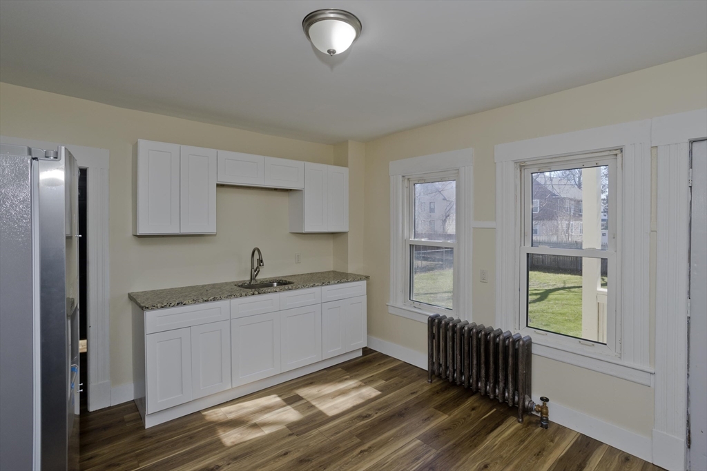 24 Morrell Street Springfield, MA 01104 - Photo 6 of 34