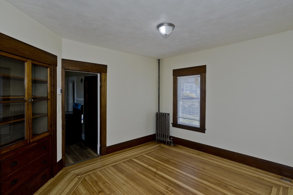 24 Morrell Street Springfield, MA 01104 - Photo 10 of 34