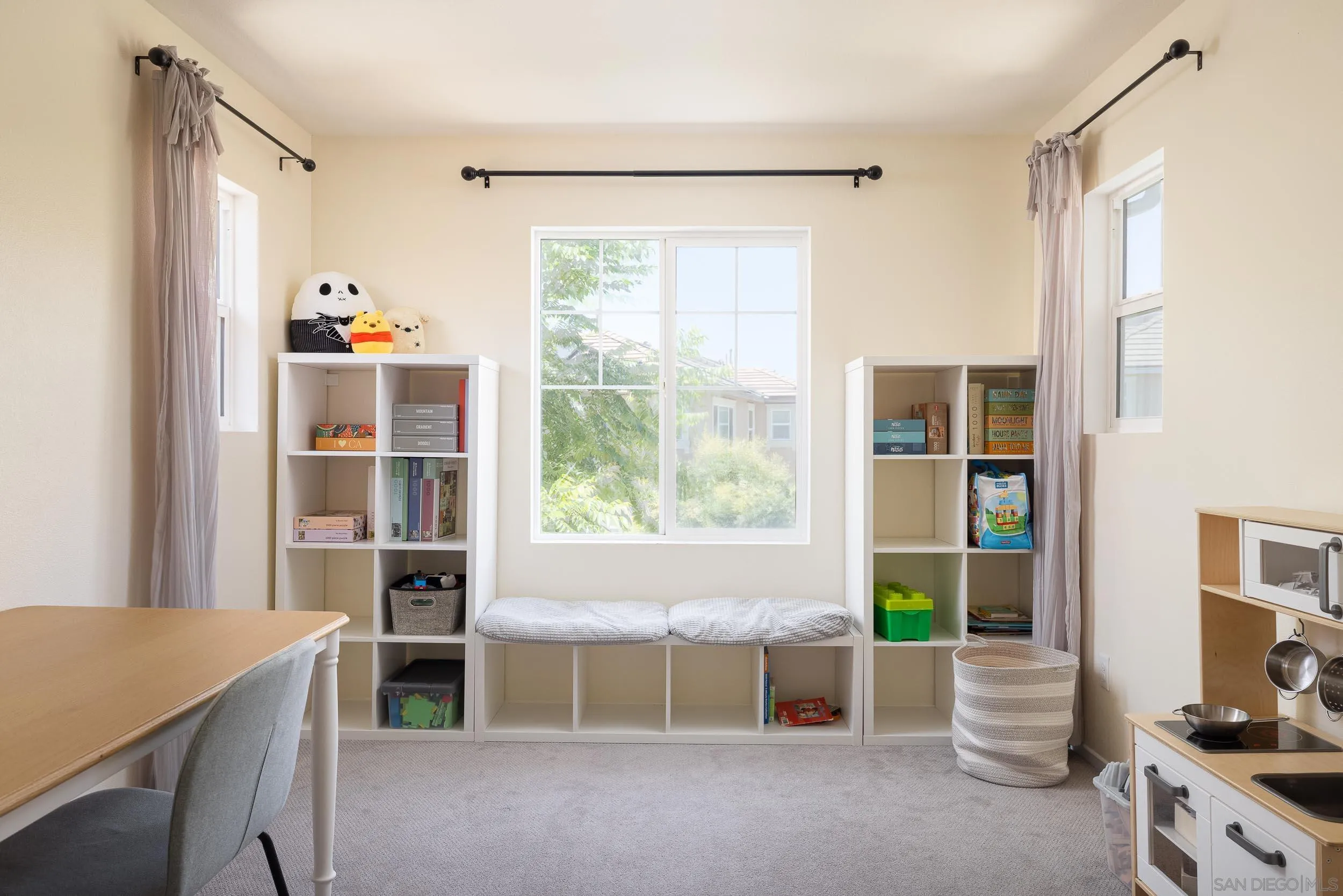 211 Spotted Saddle Way Fallbrook, CA 92028 - Photo 15 of 24 a living room with furniture and a window