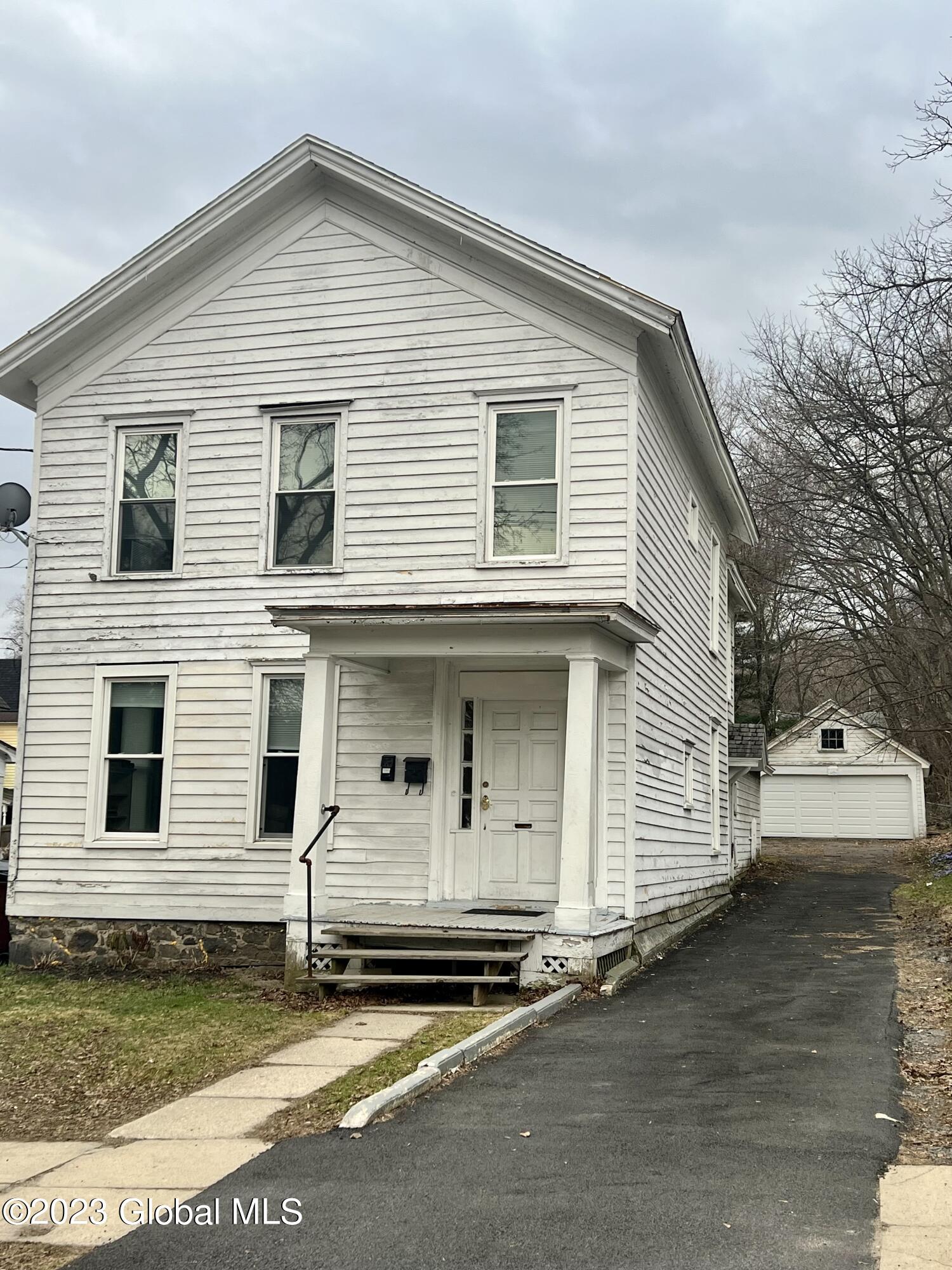 41 Broad Street, Gloversville, NY 12078 Compass