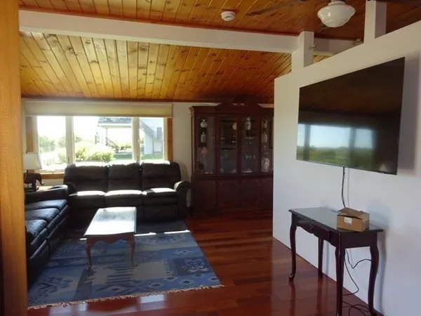 $3,000 | 188 Swifts Beach Road, Wareham, MA 02571