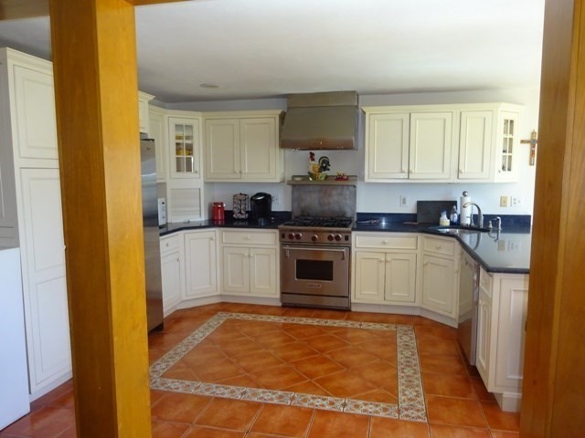 188 Swifts Beach Road Wareham, MA 02571 - Photo 4 of 34