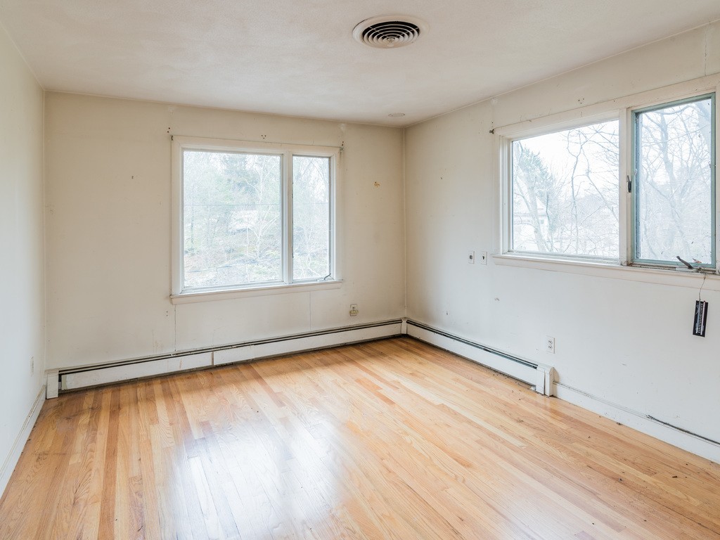 35 Bellingham Road Brookline, MA 02467 - Photo 6 of 14 Gallery Image 6