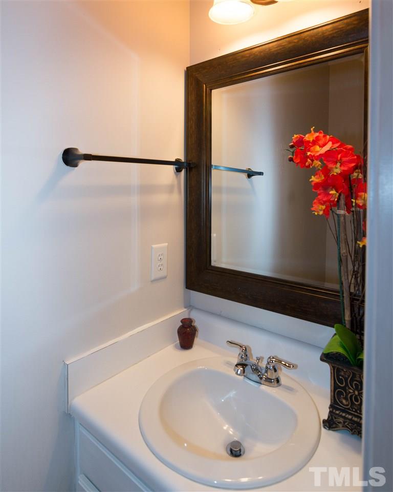 7232 Racine Way Raleigh, NC 27615 - Photo 10 of 21