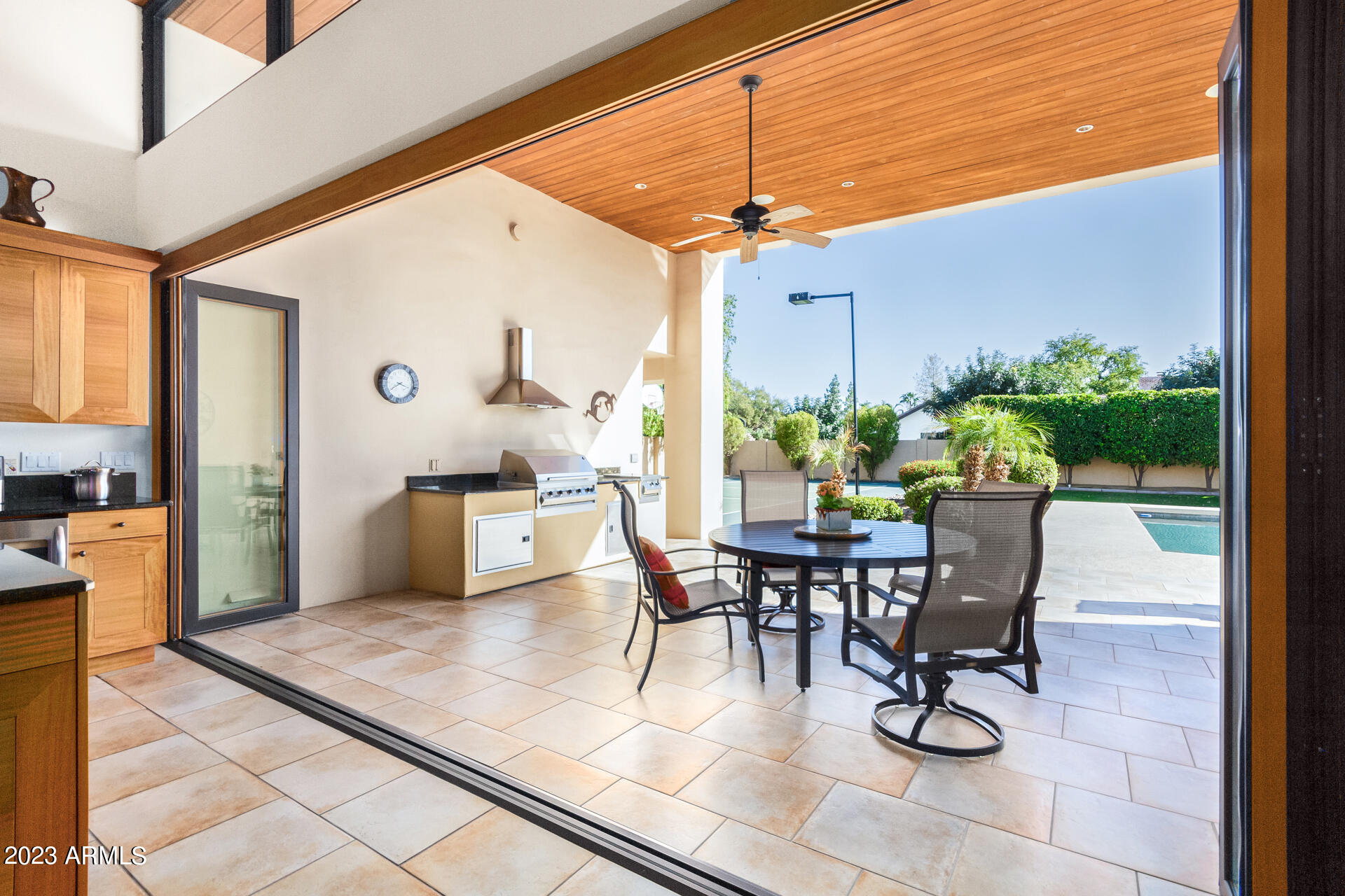 1417 East Colt Road Tempe, AZ 85284 - Photo 5 of 83 0040-39 - Colt