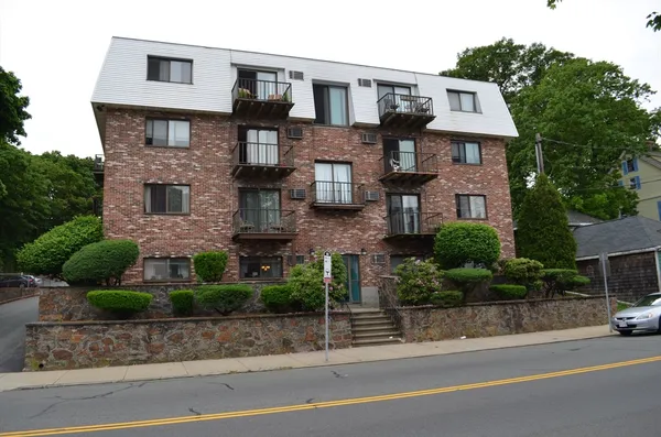 $2,600 | 458-460 Eastern Avenue, Unit 21, Lynn, MA 01902