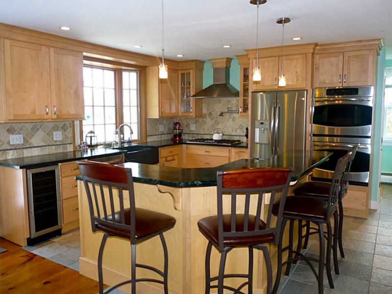 110 Ferry Road North Kingstown, RI 02874 - Photo 12 of 25 Kitchen.
