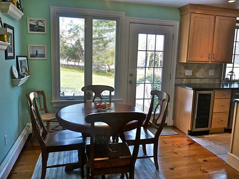 110 Ferry Road North Kingstown, RI 02874 - Photo 15 of 25 Kitchen. Eat in kitchen