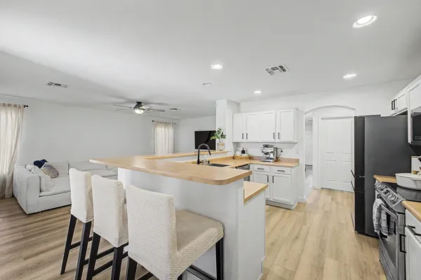 $2,900 | 15923 West Marconi Avenue, Surprise, AZ 85374