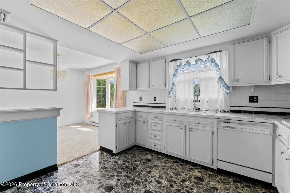 2629 Swetland Street Scranton, PA 18504 - Photo 9 of 42 21-DSC02415