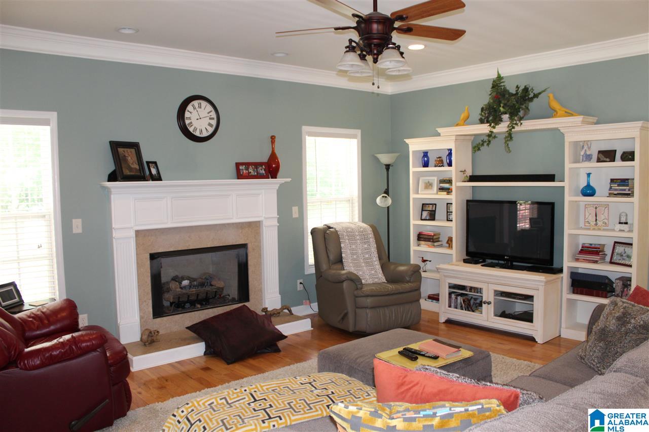 341 Hollys Lane Riverside, AL 35135 - Photo 3 of 37