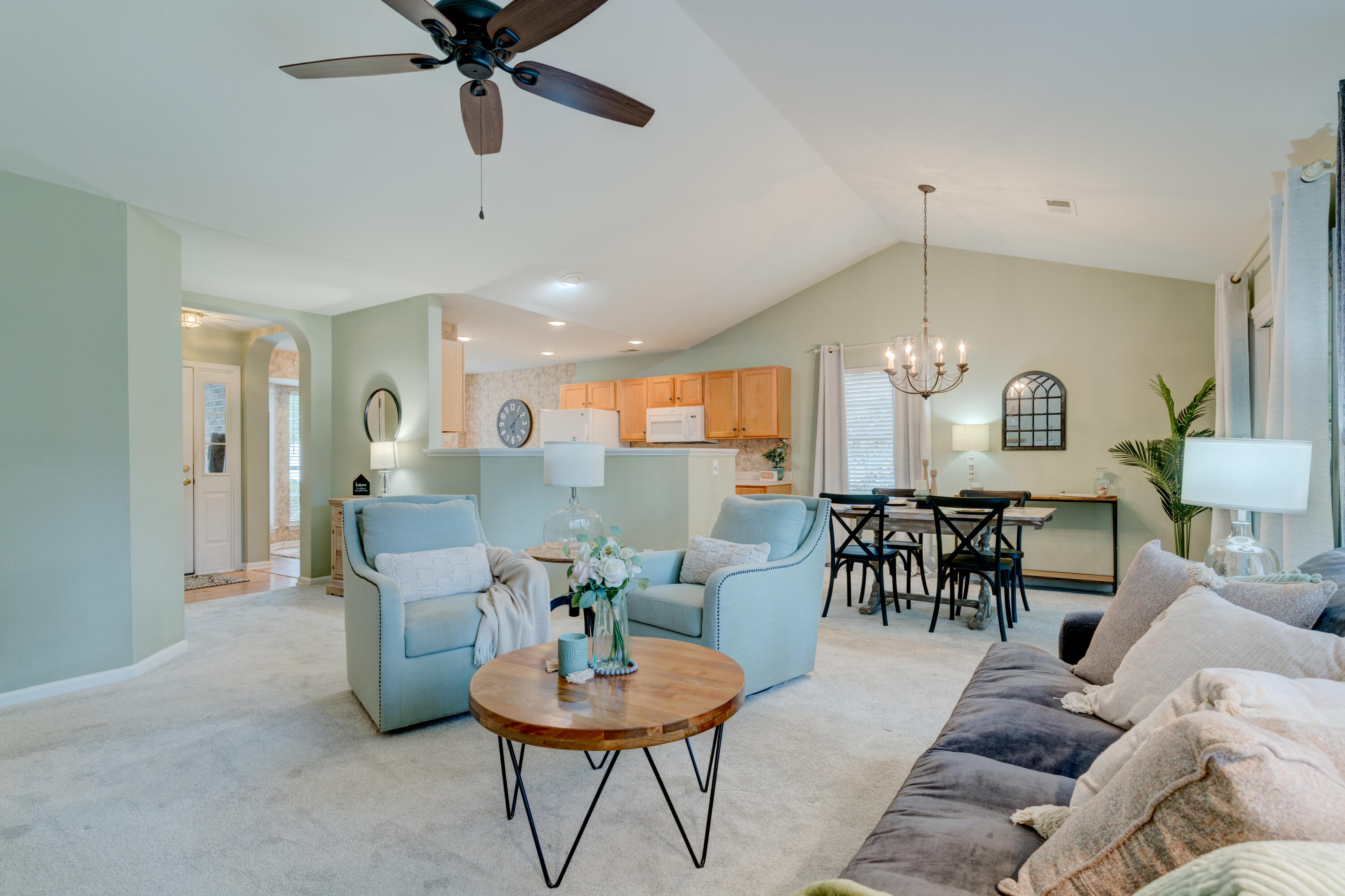 527 Pointe Of Oaks Road Summerville, SC 29485 - Photo 12 of 51 13