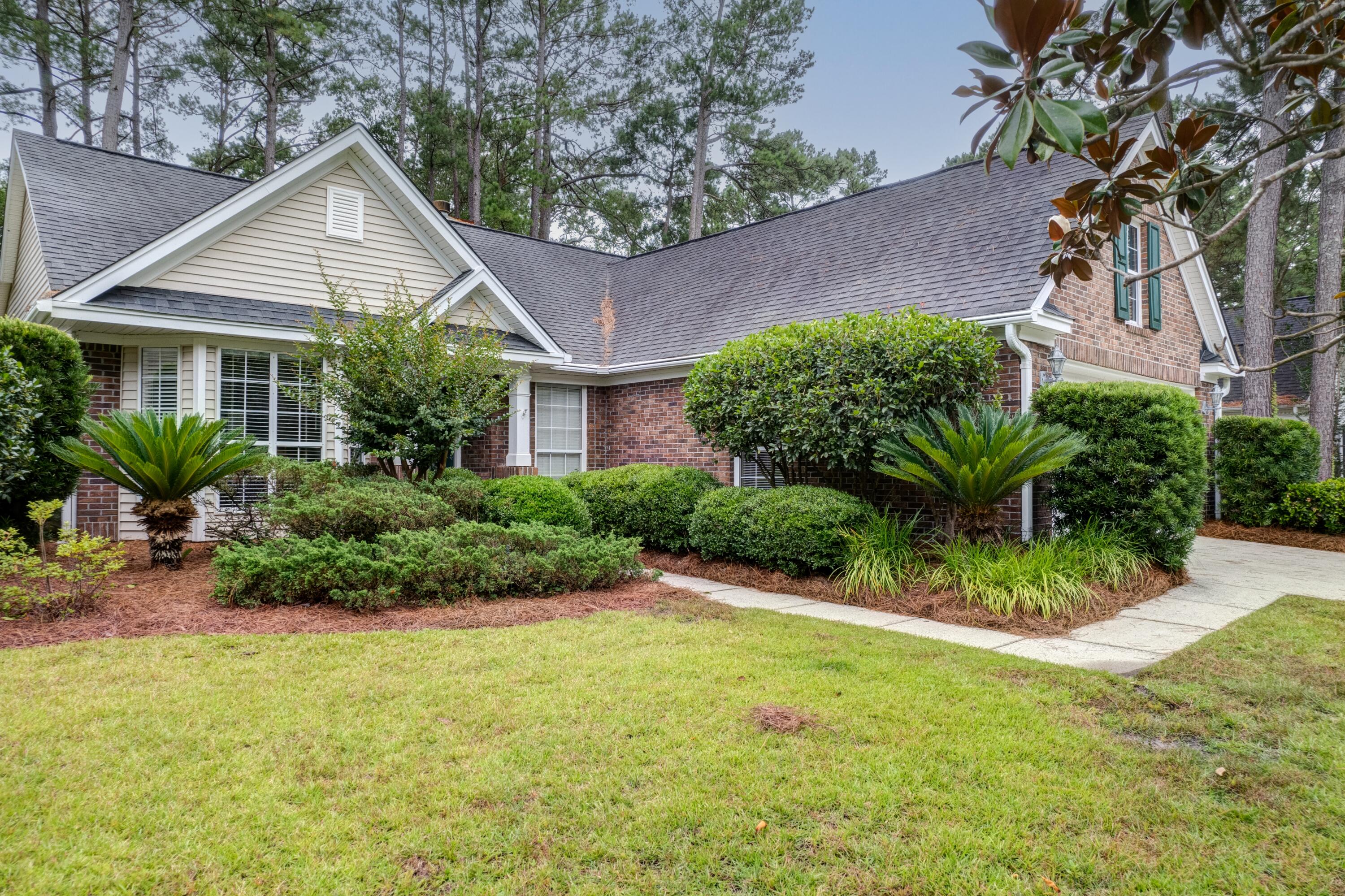 527 Pointe Of Oaks Road Summerville, SC 29485 - Photo 41 of 51 45