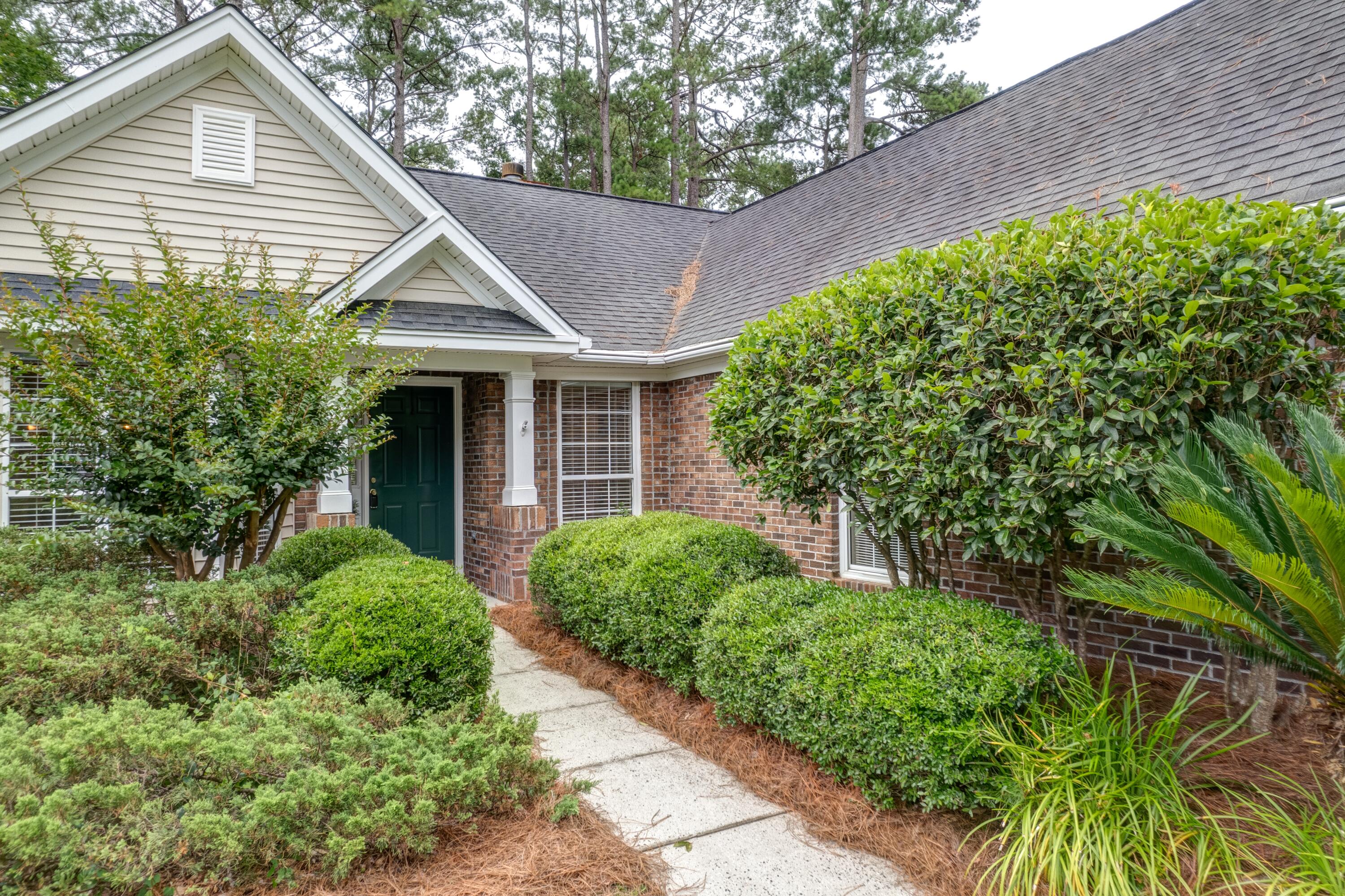 527 Pointe Of Oaks Road Summerville, SC 29485 - Photo 5 of 51 6