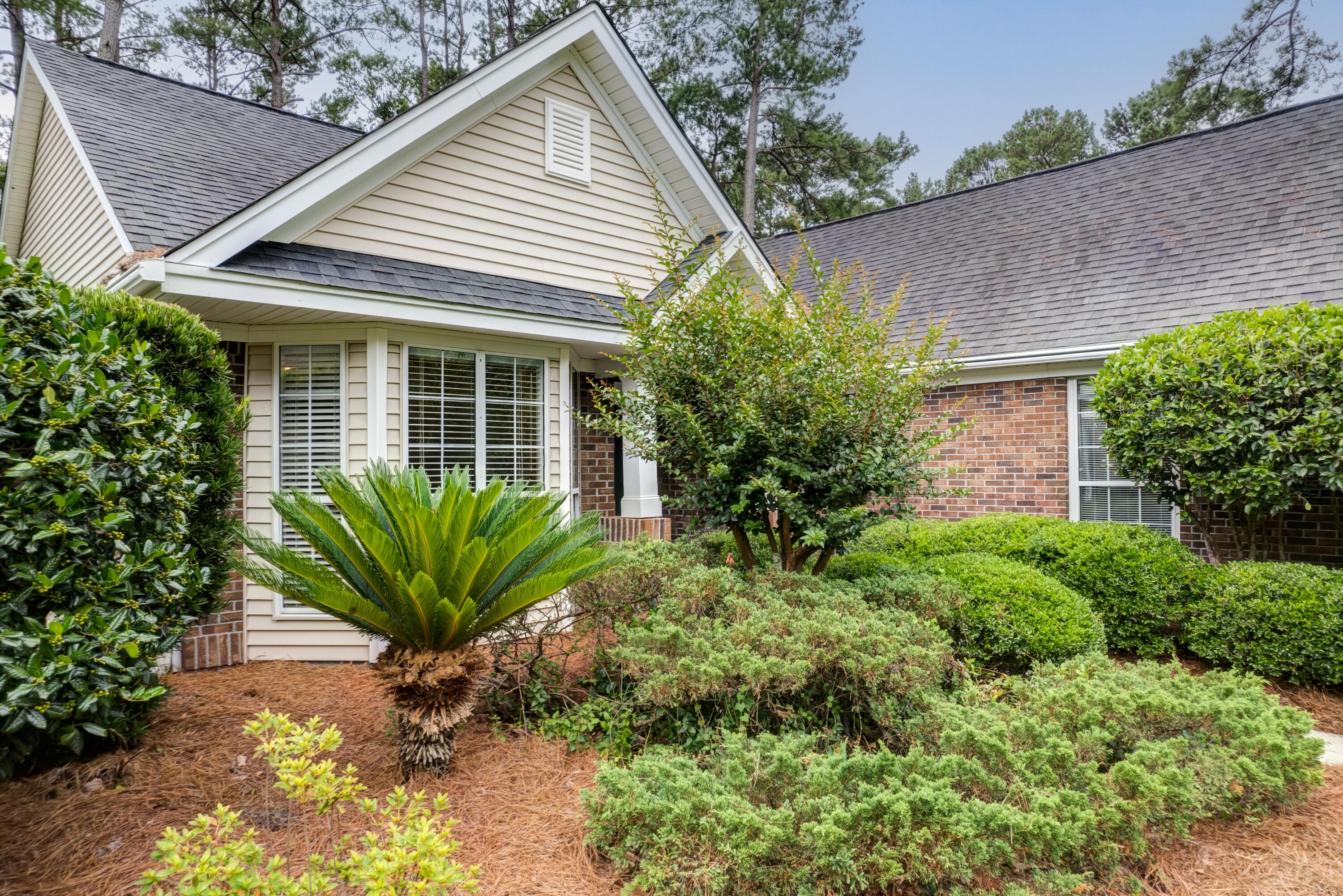 527 Pointe Of Oaks Road Summerville, SC 29485 - Photo 6 of 51 7
