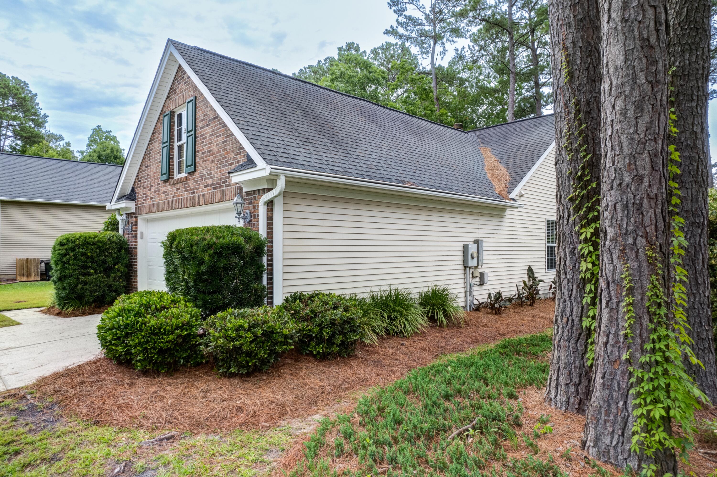 527 Pointe Of Oaks Road Summerville, SC 29485 - Photo 8 of 51 9