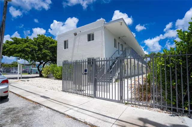 $1,750 | 1955 Northwest 2nd Court, Unit 204, Miami, FL 33136