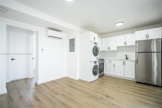 $1,750 | 1955 Northwest 2nd Court, Unit 204, Miami, FL 33136