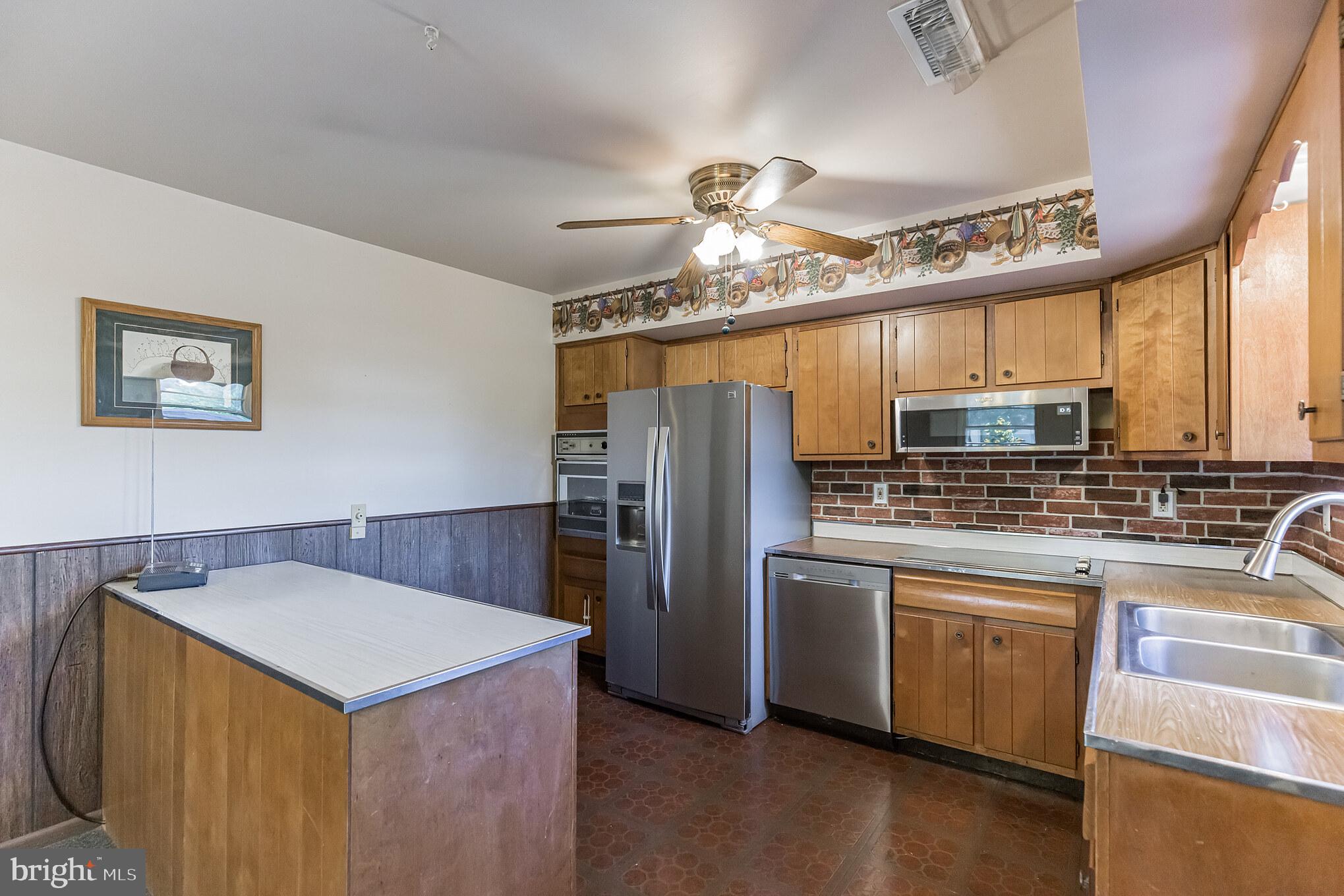 9814 Old Solomons Island Road Owings, MD 20736 - Photo 13 of 30 Gallery Image 13