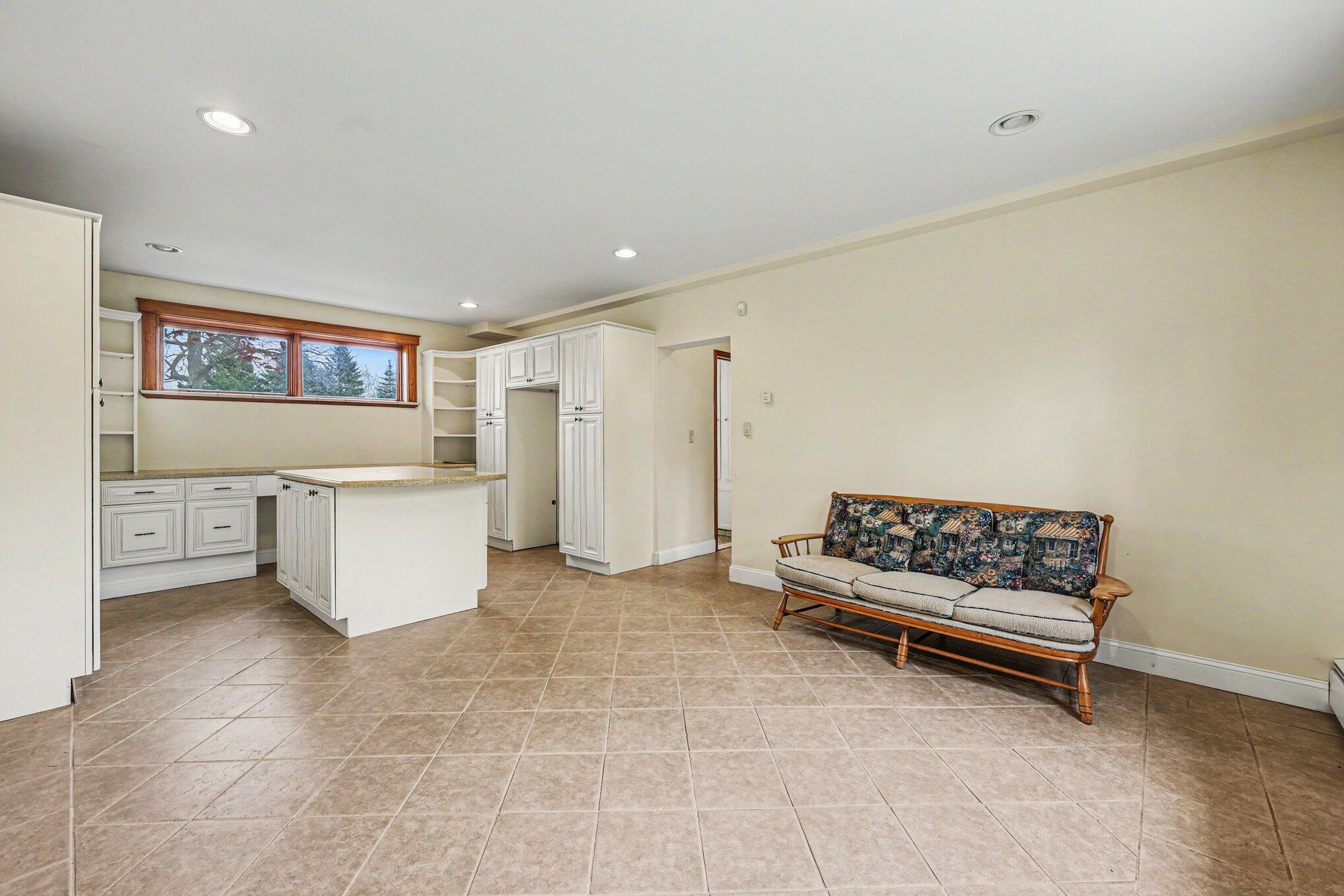 6595 Napier Road Plymouth, MI 48170 - Photo 15 of 35 015_file_9857