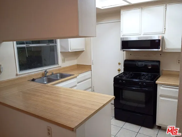 $439,995 | 5832 Bowcroft Street, Unit 4, Los Angeles, CA 90016