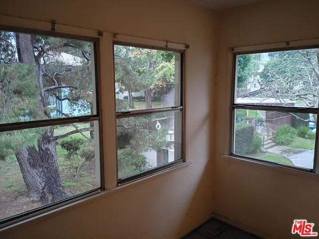 $439,995 | 5832 Bowcroft Street, Unit 4, Los Angeles, CA 90016