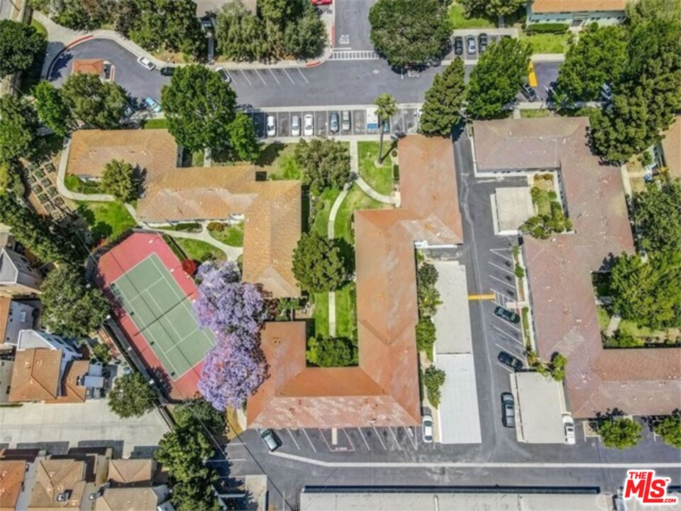 5832 Bowcroft Street, Unit 4 Los Angeles, CA 90016 - Photo 25 of 34 an aerial view of a house