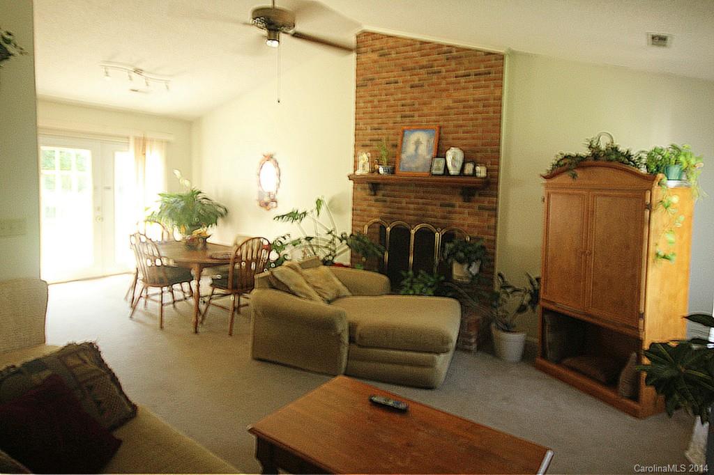8823 Idlewild Road Charlotte, NC 28227 - Photo 4 of 11 Gallery Image 4