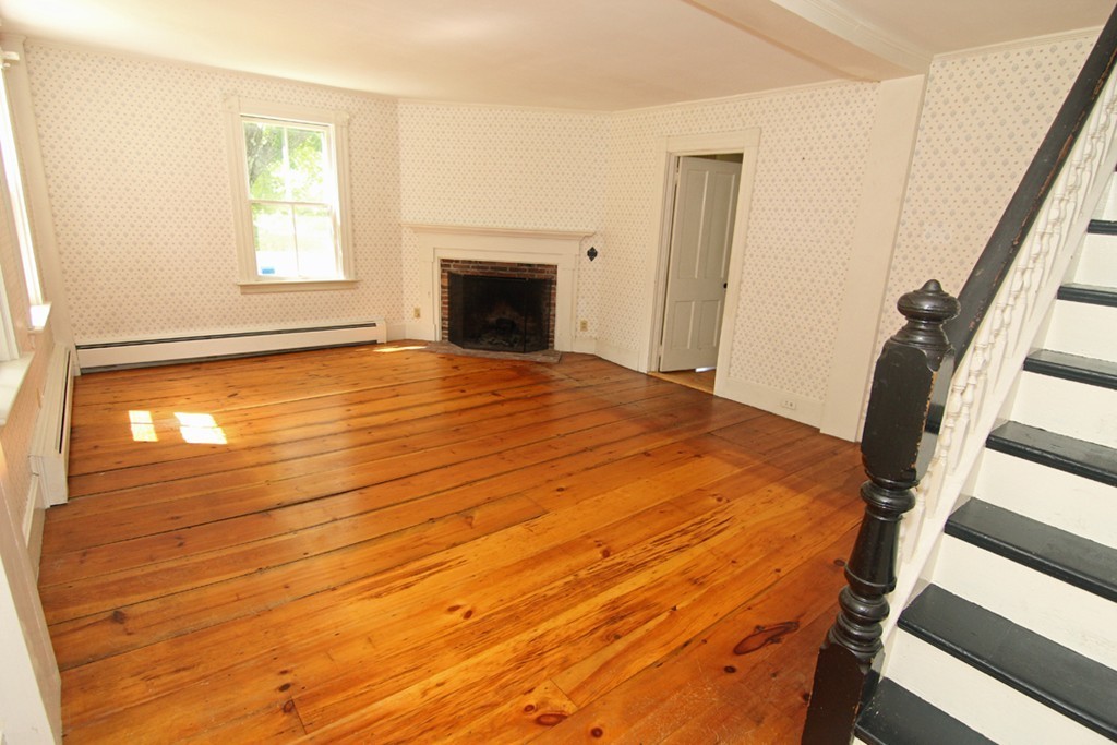 540 Northfield Road Lunenburg, MA 01462 - Photo 4 of 25