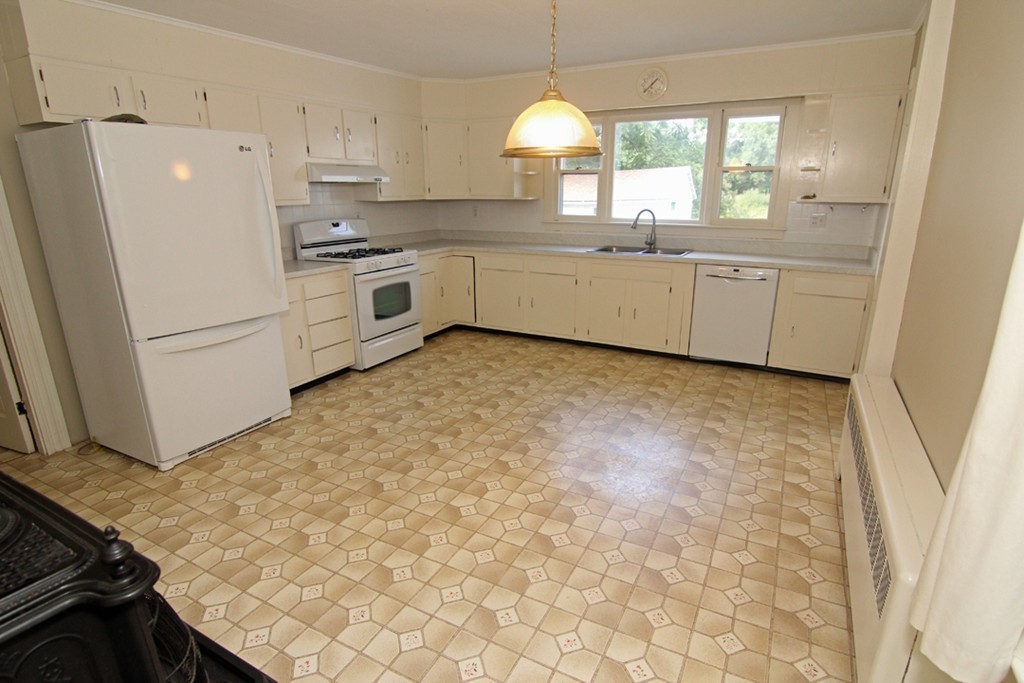540 Northfield Road Lunenburg, MA 01462 - Photo 7 of 25