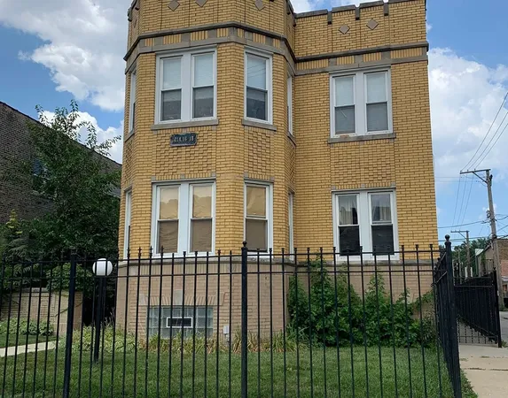 $1,100 | 5218 West Crystal Street, Unit GDN, Chicago, IL 60651