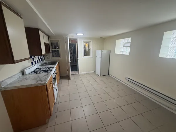 $1,100 | 5218 West Crystal Street, Unit GDN, Chicago, IL 60651