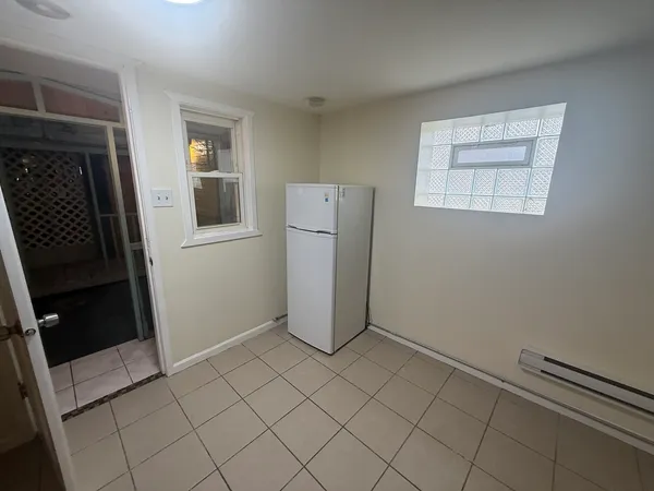 $1,100 | 5218 West Crystal Street, Unit GDN, Chicago, IL 60651
