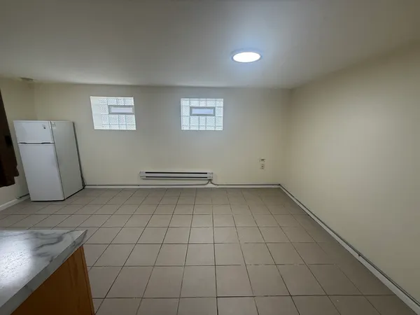 $1,100 | 5218 West Crystal Street, Unit GDN, Chicago, IL 60651