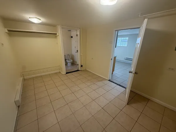 $1,100 | 5218 West Crystal Street, Unit GDN, Chicago, IL 60651