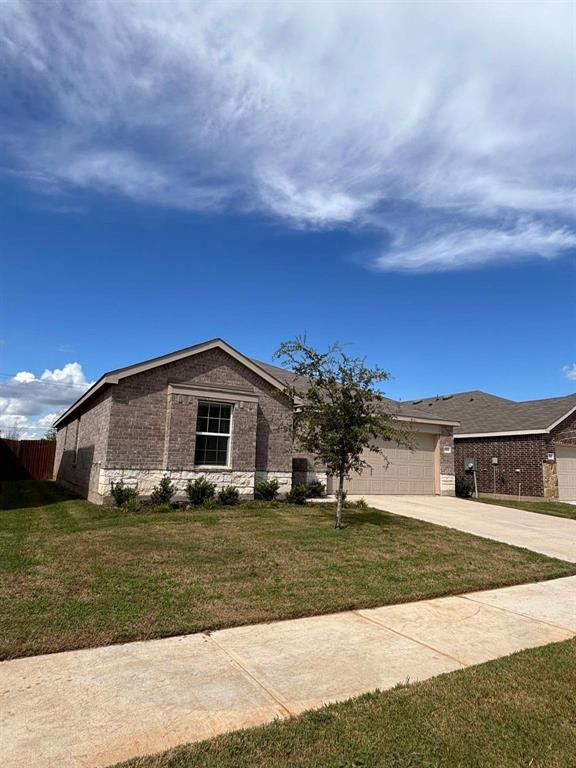 4444 Sagecroft Road Fort Worth, TX 76036 - Photo 2 of 20